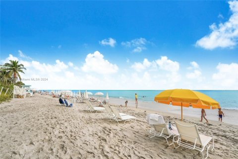 Condominio en venta en Hollywood, Florida, 1 dormitorio, 78.13 m2 № 1222141 - foto 16