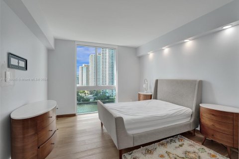 Condo in Miami, Florida, 3 bedrooms  № 1019788 - photo 16