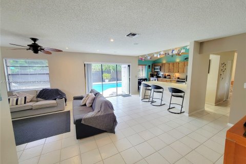 Villa ou maison à vendre à Lauderhill, Floride: 4 chambres, 176.79 m2 № 1359053 - photo 6