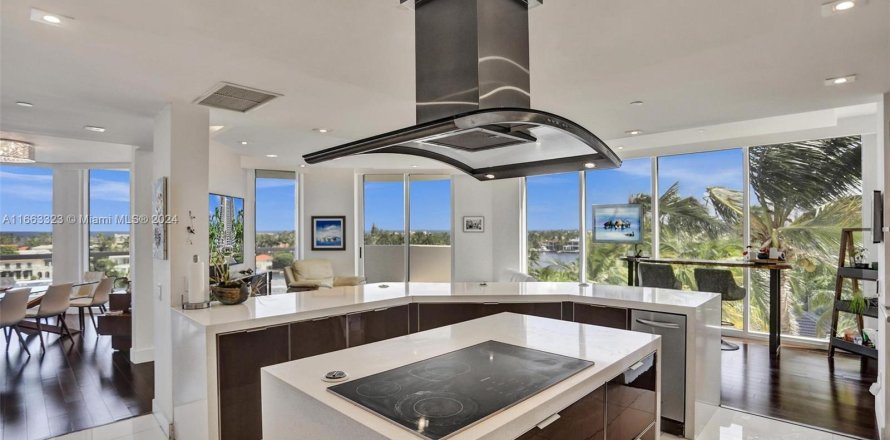 Condo in Aventura, Florida, 5 bedrooms  № 1372851