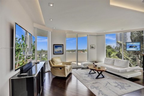 Condo in Aventura, Florida, 5 bedrooms  № 1372851 - photo 12