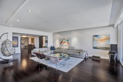 Condo in Aventura, Florida, 5 bedrooms  № 1372851 - photo 22