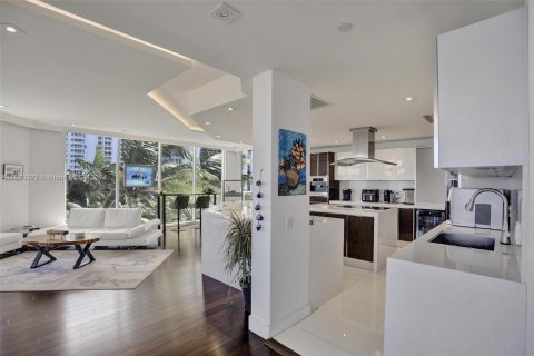 Condo in Aventura, Florida, 5 bedrooms  № 1372851 - photo 8