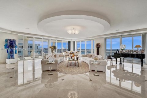 Condo in Aventura, Florida, 6 bedrooms  № 1306241 - photo 1