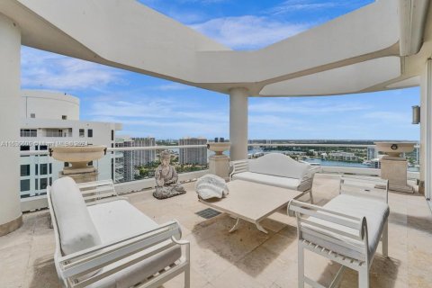 Condo in Aventura, Florida, 6 bedrooms  № 1306241 - photo 27