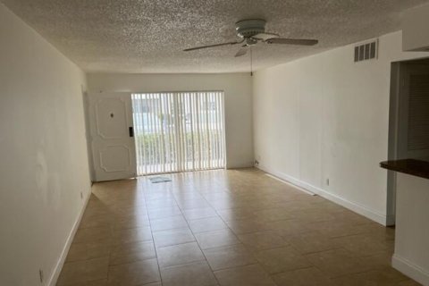 Condominio en alquiler en Fort Lauderdale, Florida, 2 dormitorios, 111.48 m2 № 1022245 - foto 2