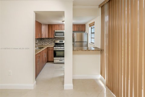 Condominio en venta en Miami, Florida, 1 dormitorio, 54.35 m2 № 1428404 - foto 24