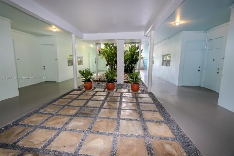 Condominio en venta en Miami, Florida, 1 dormitorio, 54.35 m2 № 1428404 - foto 10