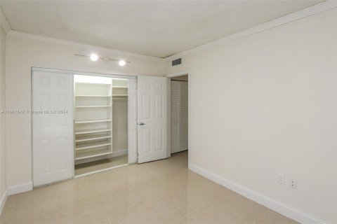 Condominio en venta en Miami, Florida, 1 dormitorio, 54.35 m2 № 1428404 - foto 5