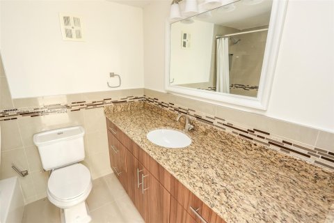 Condominio en venta en Miami, Florida, 1 dormitorio, 54.35 m2 № 1428404 - foto 3