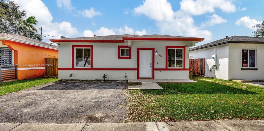 House in Homestead, Florida 3 bedrooms, 118.91 sq.m. № 1428363