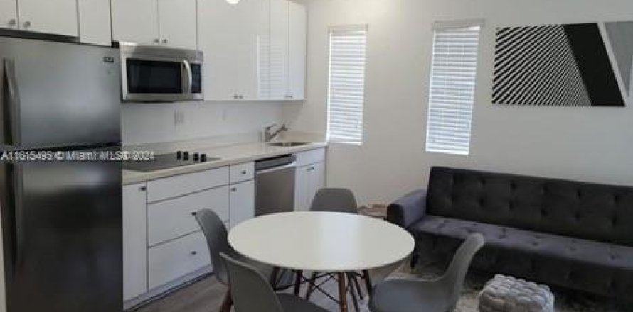 Condo in Miami Beach, Florida, 1 bedroom  № 1237088