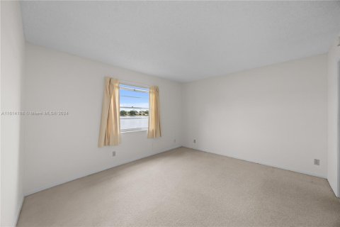 Condo in Margate, Florida, 2 bedrooms  № 1235838 - photo 13