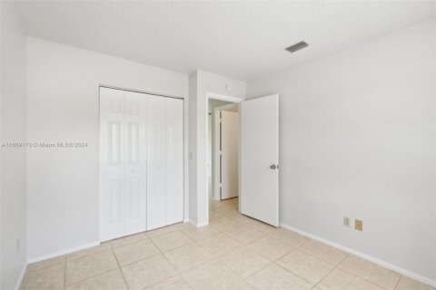 House in Port St. Lucie, Florida 3 bedrooms, 122.26 sq.m. № 1236014 - photo 22