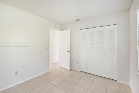 House in Port St. Lucie, Florida 3 bedrooms, 122.26 sq.m. № 1236014 - photo 20