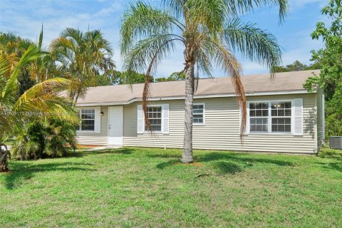 House in Port St. Lucie, Florida 3 bedrooms, 122.26 sq.m. № 1236014 - photo 4