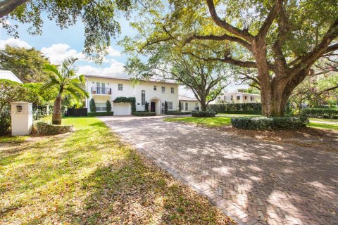 House in Coral Gables, Florida 5 bedrooms, 375.33 sq.m. № 1240544 - photo 2