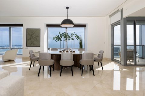 Condominio en venta en Miami, Florida, 3 dormitorios, 331.29 m2 № 1073197 - foto 7