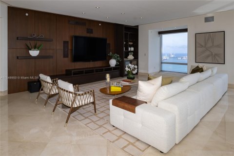 Condominio en venta en Miami, Florida, 3 dormitorios, 331.29 m2 № 1073197 - foto 8