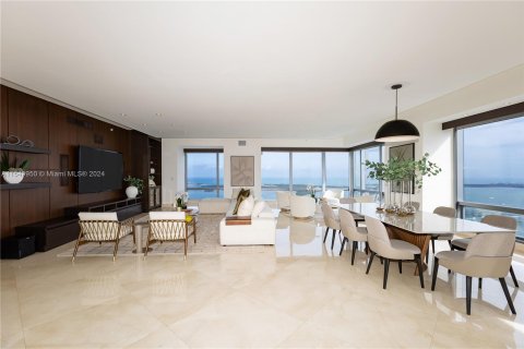 Copropriété à vendre à Miami, Floride: 3 chambres, 331.29 m2 № 1073197 - photo 1