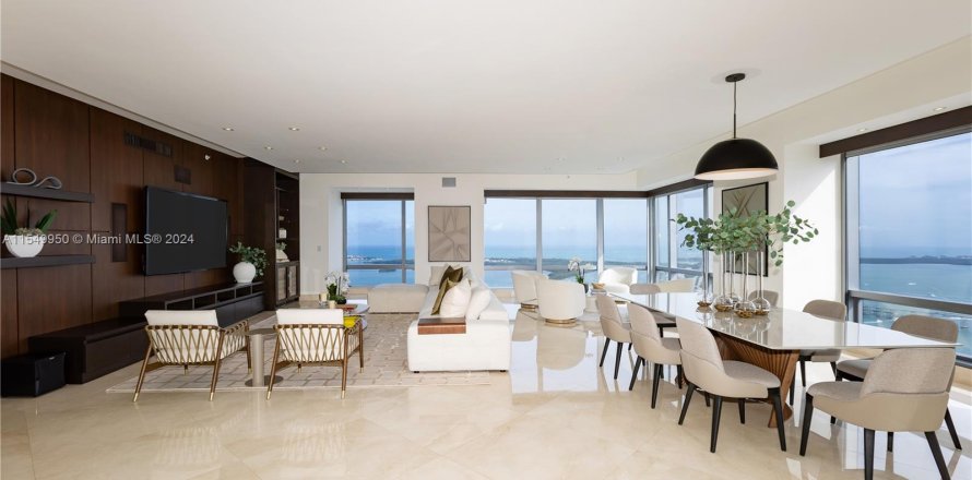 Condominio en Miami, Florida, 3 dormitorios  № 1073197