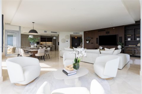 Copropriété à vendre à Miami, Floride: 3 chambres, 331.29 m2 № 1073197 - photo 10