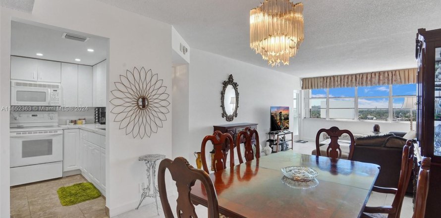 Condo in Fort Lauderdale, Florida, 2 bedrooms  № 1345724