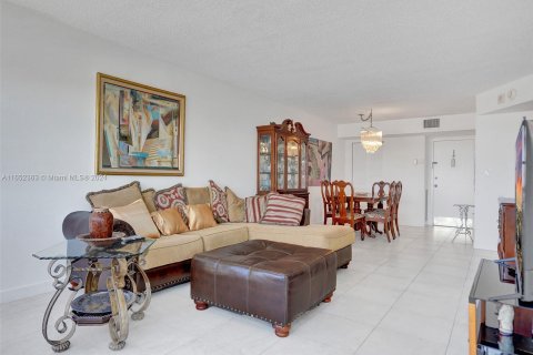 Condo in Fort Lauderdale, Florida, 2 bedrooms  № 1345724 - photo 29