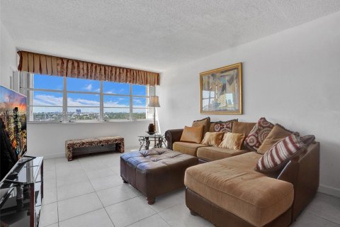 Condo in Fort Lauderdale, Florida, 2 bedrooms  № 1345724 - photo 27