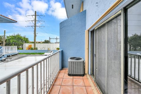 Condominio en venta en Hialeah, Florida, 2 dormitorios, 93.83 m2 № 1405858 - foto 22