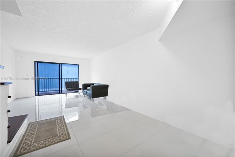 Copropriété à vendre à Hialeah, Floride: 2 chambres, 93.83 m2 № 1405858 - photo 5