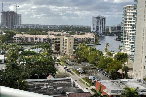 Condo in Hollywood, Florida, 2 bedrooms  № 1070190 - photo 5