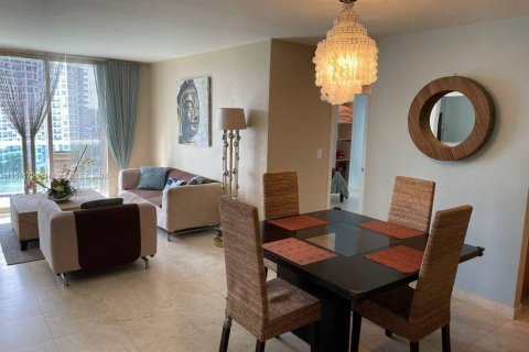 Condo in Hollywood, Florida, 2 bedrooms  № 1070190 - photo 15