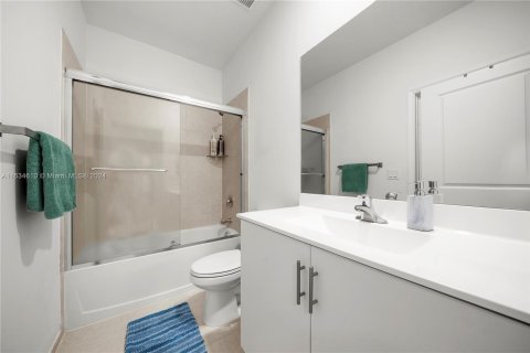 Adosado en venta en Miami, Florida, 3 dormitorios, 116.69 m2 № 1304792 - foto 15