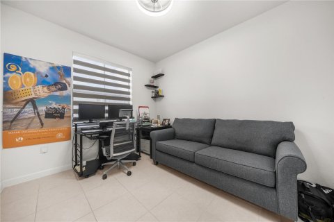 Adosado en venta en Miami, Florida, 3 dormitorios, 116.69 m2 № 1304792 - foto 4