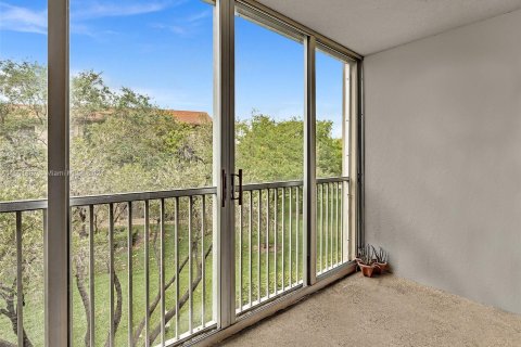 Copropriété à vendre à Pembroke Pines, Floride: 2 chambres, 110.55 m2 № 1075420 - photo 27