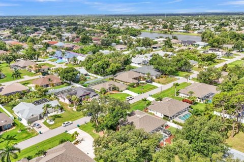 House in Port Charlotte, Florida 3 bedrooms, 186.73 sq.m. № 1256991 - photo 9