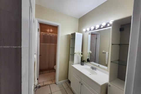 Casa en venta en Miami, Florida, 3 dormitorios, 108.14 m2 № 1328768 - foto 25