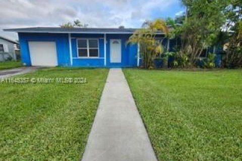 Casa en venta en Miami, Florida, 3 dormitorios, 108.14 m2 № 1328768 - foto 1