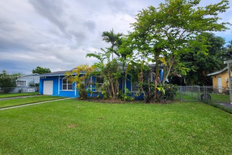 Villa ou maison à vendre à Miami, Floride: 3 chambres, 108.14 m2 № 1328768 - photo 3