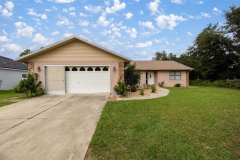 House in Ocala, Florida 3 bedrooms, 170.75 sq.m. № 1399743 - photo 2