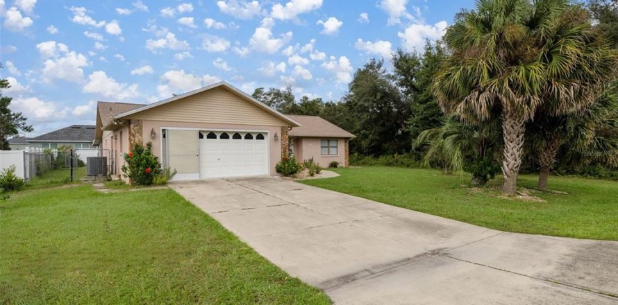 House in Ocala, Florida 3 bedrooms, 170.75 sq.m. № 1399743