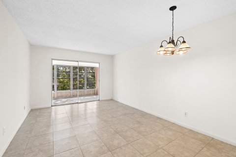 Condominio en venta en Tamarac, Florida, 1 dormitorio, 61.32 m2 № 1076819 - foto 14