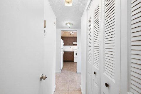 Condominio en venta en Tamarac, Florida, 1 dormitorio, 61.32 m2 № 1076819 - foto 2