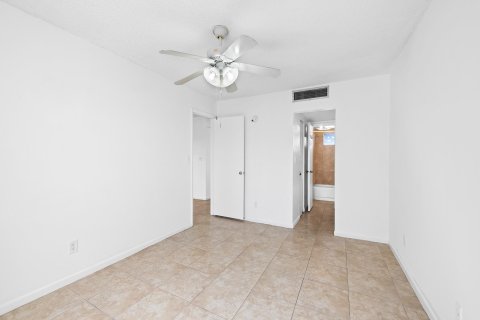 Condominio en venta en Tamarac, Florida, 1 dormitorio, 61.32 m2 № 1076819 - foto 6