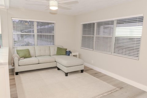 Condo in Deerfield Beach, Florida, 1 bedroom  № 1076818 - photo 3