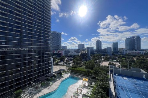 Condominio en alquiler en Miami, Florida, 2 dormitorios, 87.7 m2 № 1394989 - foto 1