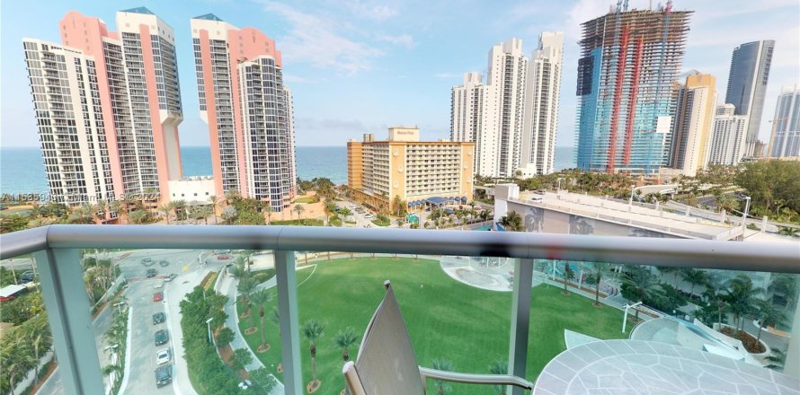 Condo in Sunny Isles Beach, Florida, 2 bedrooms  № 1073349