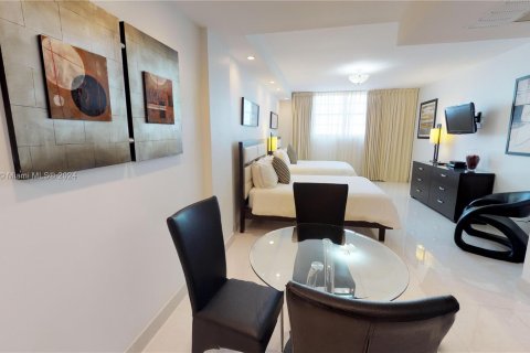 Condo in Sunny Isles Beach, Florida, 2 bedrooms  № 1073349 - photo 27