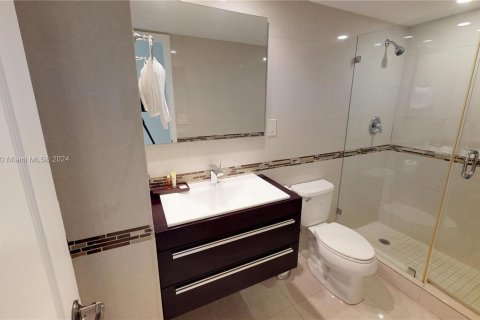 Condo in Sunny Isles Beach, Florida, 2 bedrooms  № 1073349 - photo 30